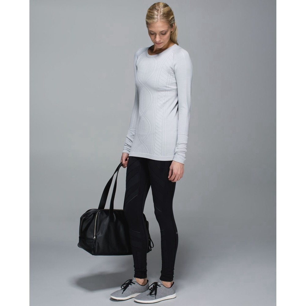 Lululemon Rest Less Pullover White Textured Long Sleeve Thumbhole Size 6